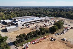 Zone commerciale de Pluvigner. Démarrés en 2024, les travaux doivent être suspendus immédiatement