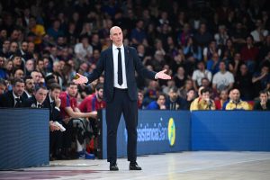 Le FC Barcelone met fin au contrat de son entraîneur Joan Penarroya