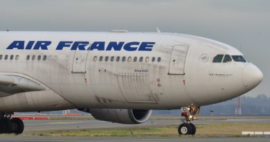 Un avion Airbus d'Air France fait demi-tour au-dessus de l'Atlantique en route vers Saint-Martin