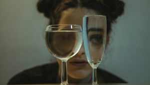 Alcool : addiction et prise en charge chez les femmes, un enjeu de santé majeur