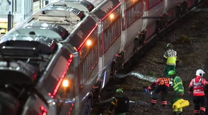 Une attaque à l'arme blanche dans un train en Angleterre suscite l'incrédulité à Halloween
