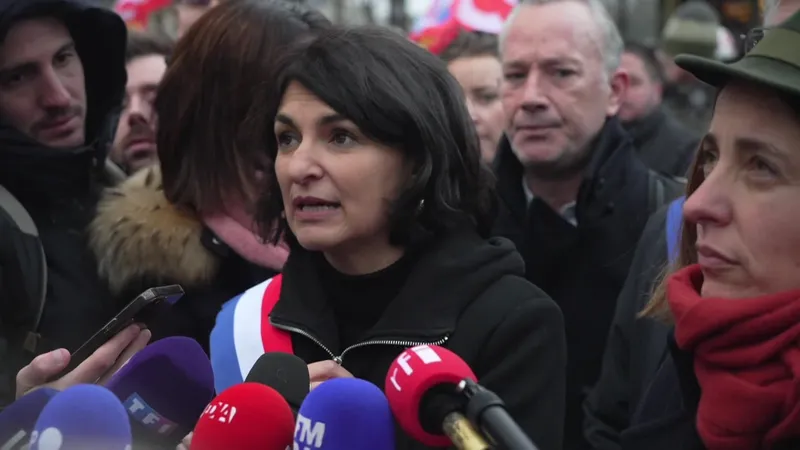 La députée FLI Aurélie Trouvé :'On sait que si l'acier n'est pas décarboné, c'est mort dans quatre ans'.