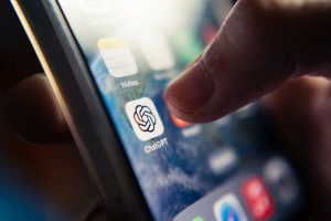 « Que dire en garde à vue ? Les jeunes voleurs des Yvelines utilisent ChatGPT pour leur défense »