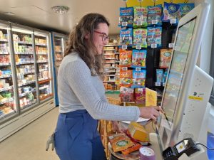 Dans un village de Loire-Atlantique, une supérette sans caissier attire de nombreux clients