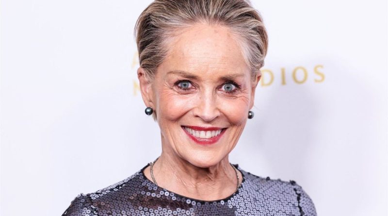 Sharon Stone évoque le statut de « femme fatale » : « Il est difficile d'être sexy »