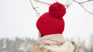 Pourquoi les bonnets d'hiver ont des pompons : une révélation récente des utilisateurs