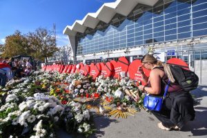 Accident à la gare de Novi Sad : La Serbie rend hommage aux victimes et manifeste