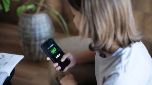 Les adolescents partagent-ils leurs secrets avec les intelligences artificielles ?