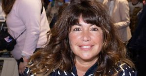 Elsa Wolinski, 51 ans, célèbre la sensualité des quinquas en lingerie face au sexisme