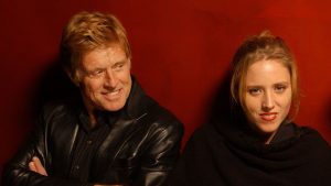 La fille de Robert Redford critique les hommages à son père générés par IA en période difficile