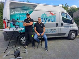 Des drones pour faciliter le nettoyage des toitures en Vendée