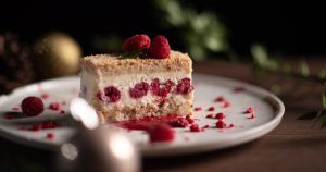 Cheesecake aux framboises surgelées : une recette idéale pour les fêtes de fin d'année.