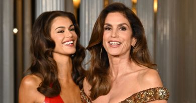 Salma Hayek, Cindy Crawford et Kaia Gerber : la robe à sequins fait sensation au gala du LACMA
