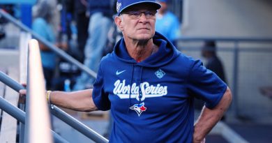Don Mattingly quitte les Blue Jays de Toronto après trois saisons en tant qu'entraîneur