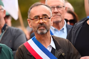 Municipales à Béziers : Robert Ménard se réjouit du soutien de LR