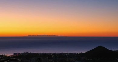 EN IMAGES. Aurores boréales et Corse visibles depuis Nice : le ciel de la Côte d'Azur s'illumine