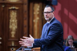 Projet de loi sur la laïcité : la communauté juive réagit à la décision sur les écoles