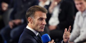 Emmanuel Macron à Arras : un rempart contre le chaos des réseaux sociaux