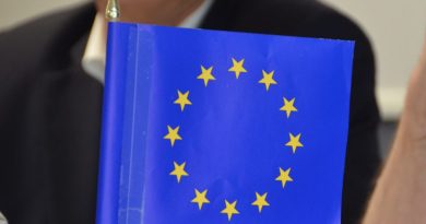 Bardella à la Foire de Vesoul pendant le vote Mercosur : Grudler critique son engagement