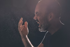 Un patient éternue si fort qu'il expulse ses intestins lors d'une intervention médicale