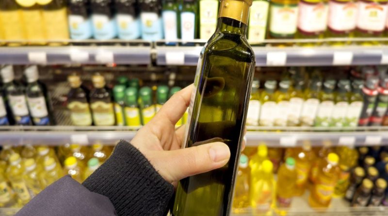 Huile d'olive populaire retirée des rayons : les raisons de son interdiction
