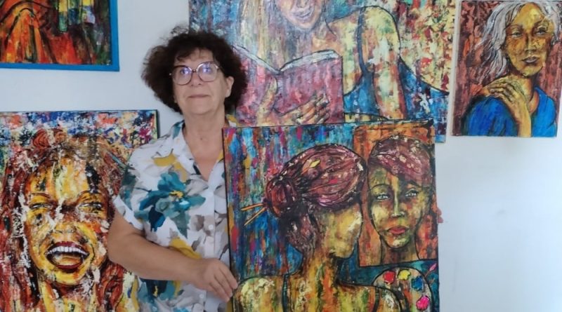 Jacqueline Tarchala, artiste de Gréoux-les-Bains, reçoit une médaille de l'Académie des Arts