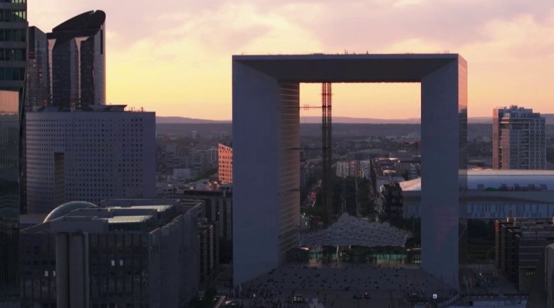 Cinéma : la Grande Arche de La Défense racontée au cinéma