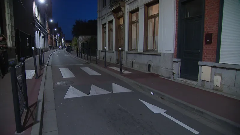 Le lieu où s'est produit l'accident à Tourcoing, rue des Ursulines, mardi 11 novembre 2025.