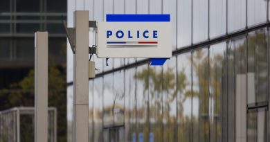 Incendie à la mairie de Grand Couronne : quatre personnes, dont un mineur, mises en examen