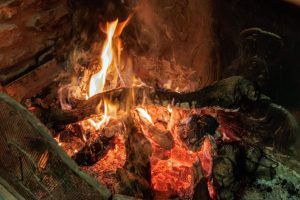 Feux de cheminée : conseils des pompiers pour prévenir les accidents domestiques