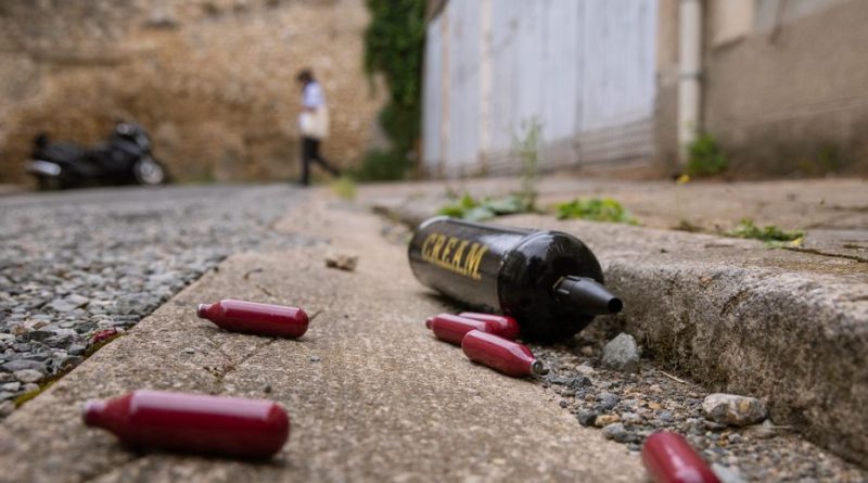 Une commune interdit l'usage du protoxyde d'azote face à l'accumulation de bonbonnes métalliques