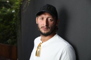 Amaury Leveaux, ancien champion olympique de natation, fait l'objet d'une plainte pour escroquerie