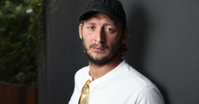 Amaury Leveaux, ancien champion olympique de natation, fait l'objet d'une plainte pour escroquerie