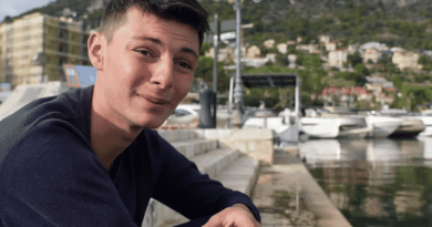 Un jeune homme de 19 ans traverse seul après son accident : 'J'avais l'envie de vivre'