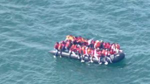 Migrants : le Royaume-Uni durcit les règles sur le statut de réfugié et les aides au logement