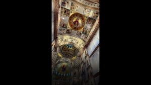 Bucarest inaugure sa cathédrale XXL de 270 millions d'euros aux dimensions impressionnantes