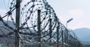 Évasion à Dijon : informations sur les deux détenus évadés, l'un retrouvé