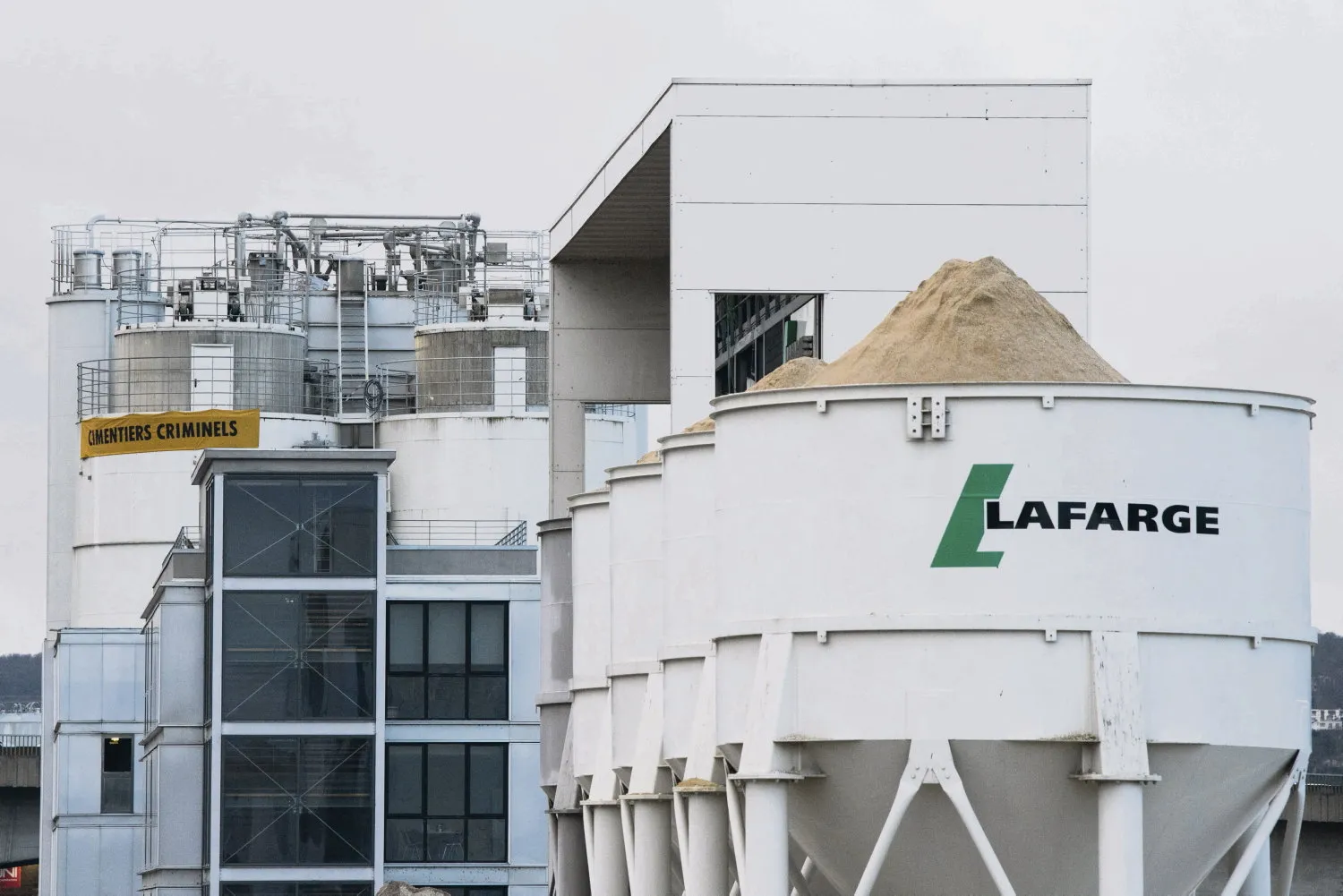 Procès Lafarge: Laurent Binet décrit une responsabilité très limitée du groupe — 23 nov. 2025