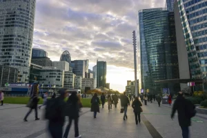 Salaire : les hommes cadres perçoivent 6,8 % de plus que les femmes à poste égal