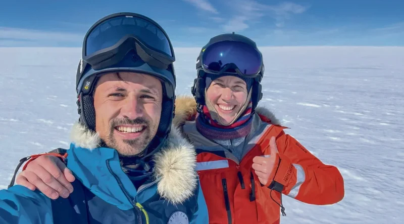 Heïdi Sevestre et Matthieu Tordeur explorent la glace d'hier pour comprendre sa fonte actuelle