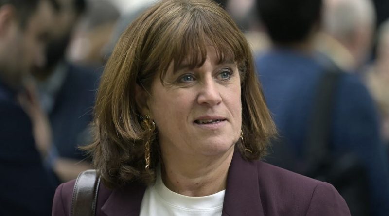 Métropole de Lyon : Véronique Sarselli propose un bouton d'alerte anti‑fraude pour seniors