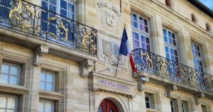 Assises de la Meuse : un homme jugé pour tentative de meurtre après avoir écrasé un client de boîte