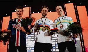 Anthony Jeanjean, champion du monde de BMX freestyle park, triomphe à l'apothéose