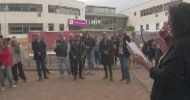Oubliés de l'éducation prioritaire : parents et enseignants manifestent pour des moyens dans un quartier pauvre