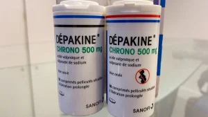 Scandale de la Dépakine : la molécule prise par le père pose un risque pour l'enfant, selon une étude