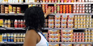 Aliments ultra-transformés : une étude recommande des actions concrètes pour limiter leur consommation