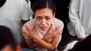 3 traits communs des personnes anxieuses selon la psychologue Ángela Fernández à apprivoiser