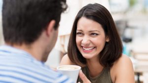 Le 'comfy dating' remplace les rendez-vous classiques : la nouvelle tendance amoureuse de 2026