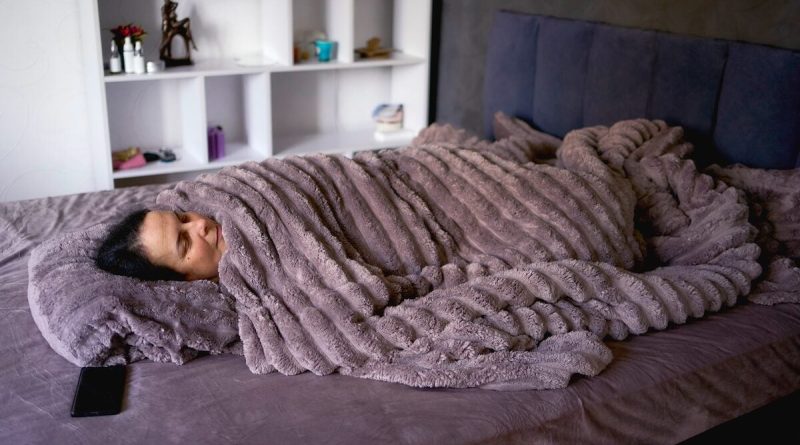 Couvertures lestées : véritable solution contre l'anxiété ou simple placebo coûteux ?