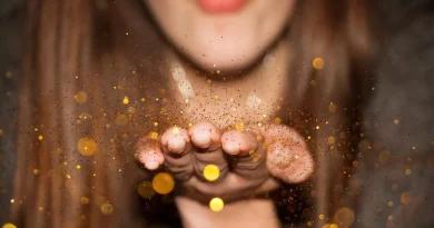 Paillettes : un outil surprenant pour révéler l'infidélité masculine